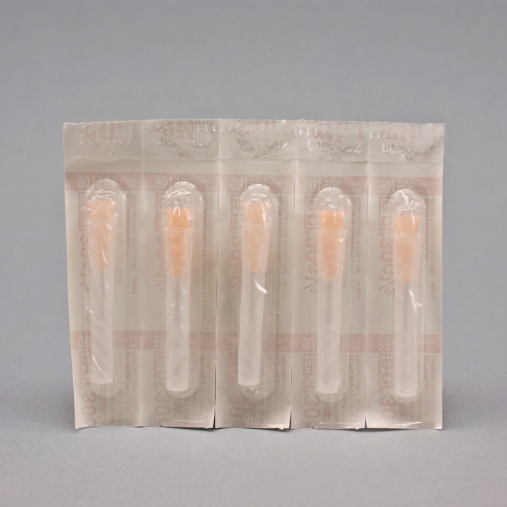 BD 305106 PrecisionGlide 30 G x 1/2 in. Hypodermic Plastic Blister Pac ...