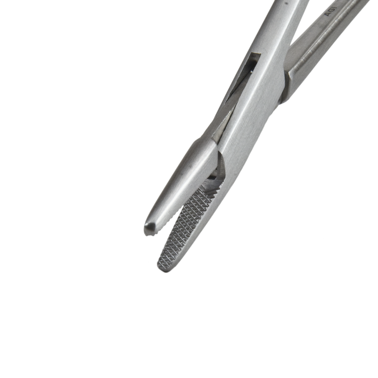 Delasco B-13S Baumgartner Needle Holder 5.5 in Straight 2 mm Serrated