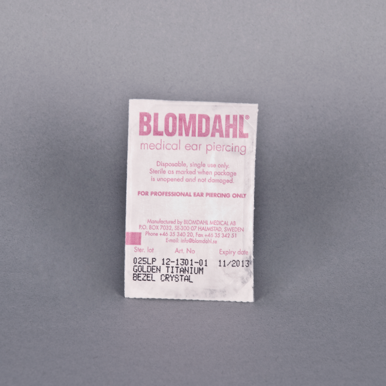 Blomdahl Earring Cassettes for use with Blomdahl Piercing Gun only, Golden Titanium Crystal, Box of 10