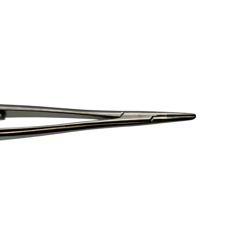 Castroviejo Needle Holder 7 in, STR W/lock, Serrated, TC