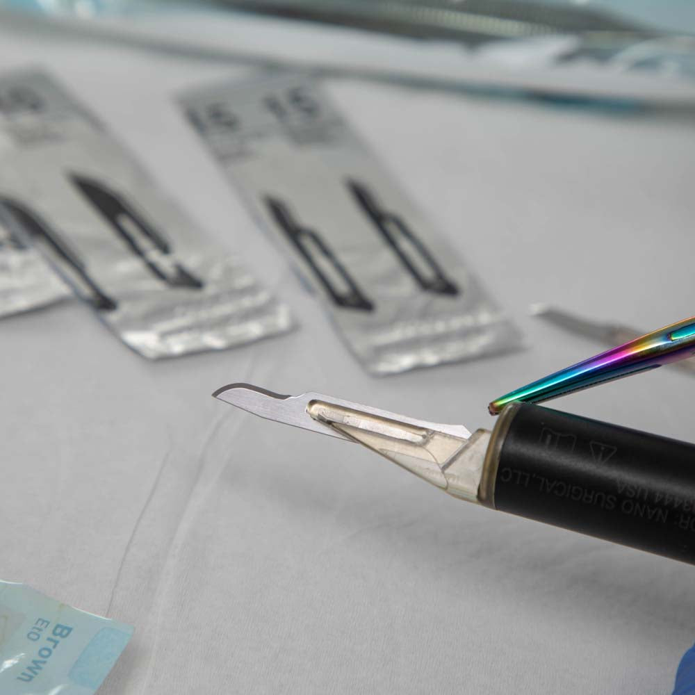 Lumohs NLS-1612-009 LED Lighted Scalpel Handle with Battery
